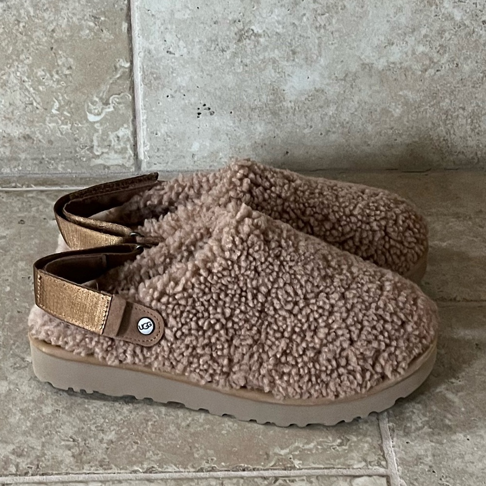 UGG Lanah Clog - Picture 4 of 12
